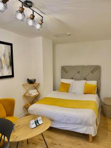 Hotels Cit'hotel Design Booking Evry Saint-Germain-les-Corbeil Senart : photos des chambres