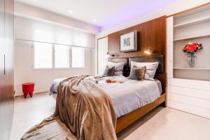 The Grand Krocínova Loft - Golden Bond Retreat