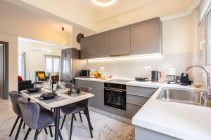 Zografou Bright Getaway - Athens City Escape