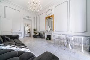 Prestige Cannes Alexandre III Terrace 2bdr by BYour Home