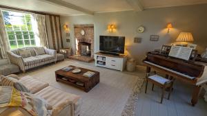 Grade 1 Listed Farm House 14 ppl 45 mins London