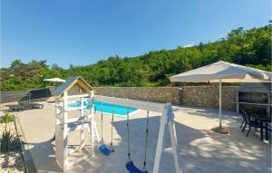 2 Bedroom Gorgeous Home In Dramalj