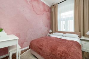 Apartament w Sercu Łodzi Piotrkowska Balkon & 2 Sypialnie by Noclegi Renters