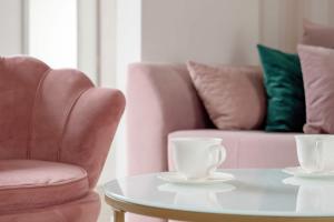 Apartament w Sercu Łodzi Piotrkowska Balkon & 2 Sypialnie by Noclegi Renters