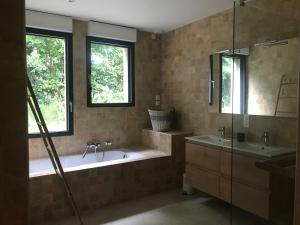 Maisons de vacances Gite de FRIZOT, 5 minutes de Nogaro, all inclusiv : photos des chambres