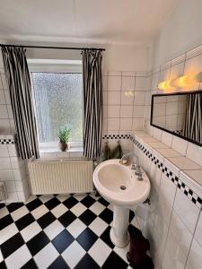 K4 Wohnung mit Gartenblick