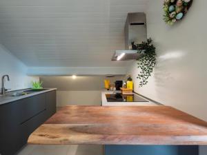 I Host Apartment - Jenner 14