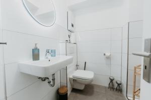 Church View Modern Apartment in the heart of Koblenz