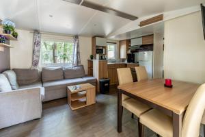 Campings Mobil home 8 personnes : photos des chambres