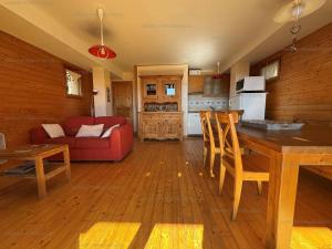Appartements F4 bas de chalet avec terrasse et parking - Les Angles - FR-1-295-143 : photos des chambres