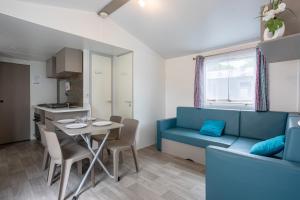 Campings Mobil-home 2 chambres - B : photos des chambres