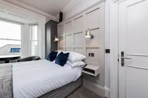 Scenic Marina Getaway - 萨顿