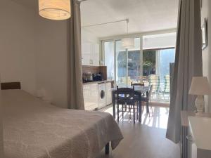 Charmant T1 rénové avec terrasse, climatisation et WiFi à Balaruc-les-Bains - FR-1-553-282