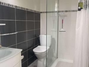 Charmant T1 rénové avec terrasse, climatisation et WiFi à Balaruc-les-Bains - FR-1-553-282