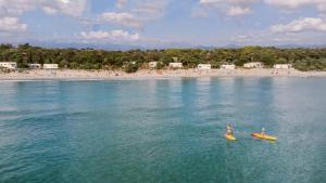 Campings Domaine Naturiste de Riva Bella : Villa - Vue sur Mer