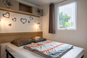 Campings Mobil-home 3 chambres - A : photos des chambres
