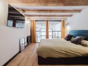 Luxury 2 Story Apartment Near Passeig de Gracia