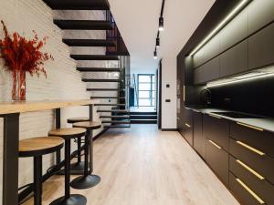 Luxury 2 Story Apartment Near Passeig de Gracia