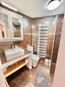4 mins walk Thalwil Station, Free Parking, Historical