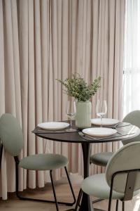 Elegant Apartment with Parking near the Odra River by Renters Prestige