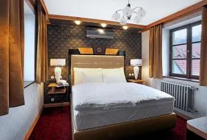 Authentic Apartment hotel - Капліце