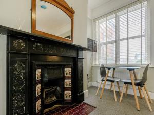 Ground Floor Apartment 2 Minutes from Beach and Town Center