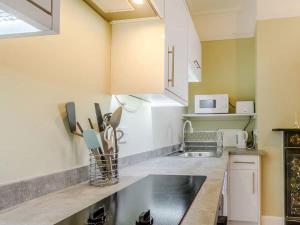 Ground Floor Apartment 2 Minutes from Beach and Town Center