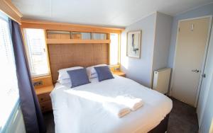 MP261 Parkdean Camber Sands