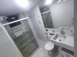 Apto 2 quartos em frente à praça nova do Imbui Excelente localização