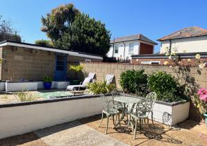 April Cottage - Sandown
