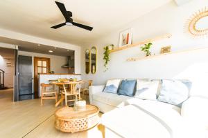 Apartamento con Terraza, Piscina y Parking By Aloha Palma