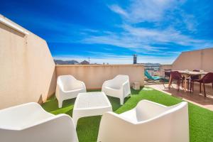 Apartamento con Terraza, Piscina y Parking By Aloha Palma