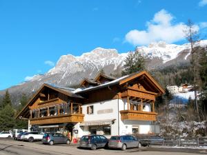 Apartment Garni Eden by Interhome