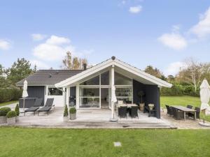 Holiday Home Enken - 750m from the sea by Interhome