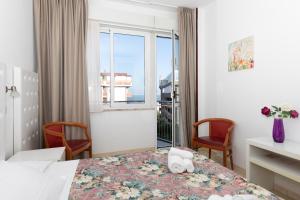 Double or Twin Room with Sea View