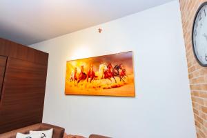 Serene City Stay Trendy Cozy Makati Condo Fun Swim Gym Netflix 4047