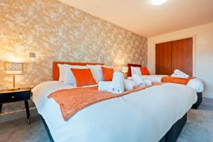 1 Bed Apartment Sleeps 5 - Balcony - WiFi & Tv