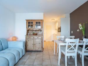 Apartment Sirius with parking and shared pool by Interhome
