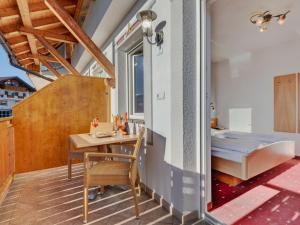 Apartment Classic 303 by Interhome