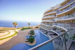 Luxury Living Apt with Massive Pool - Views and Beautiful Gardens - Taʼ Abram