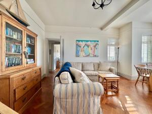 THE CREST- 4 BED SEA VIEW PROPERTY -TREARDDUR BAY