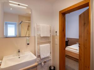Economy Double Room room in Hotel Sun Valley