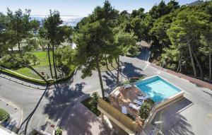 Gorgeous Apartment In Podstrana