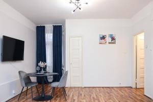 Spacious Cozy Corner