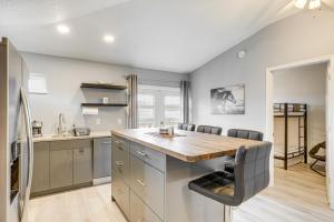 Pasture and Pond Views Lovely Lutz Apartment