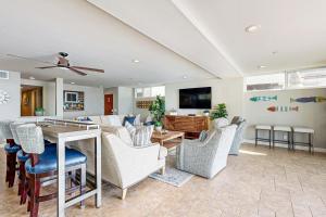 Hawaiian Style on Beach Rd