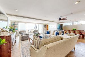 Hawaiian Style on Beach Rd