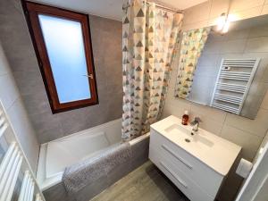 Appartements Le ValBruche - Spacieux & Cosy - Centre Ville - Commerces a Proximite : photos des chambres