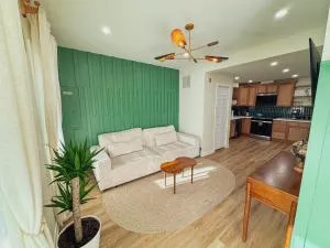Elegant 3BR 2BA Entire Apartment Short Walk To The Beach Heart Of Wildwood - 怀尔德伍德