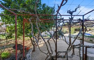 Gorgeous Apartment In Grebastica